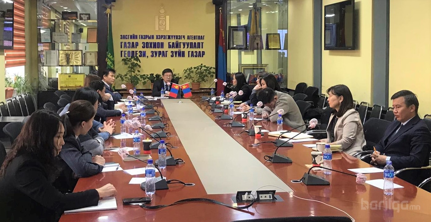Хот, суурин газрыг дахин хөгжүүлэх тухай хууль, тогтоомжийн хэрэгжилтийн талаарх хэлэлцүүлэг болов