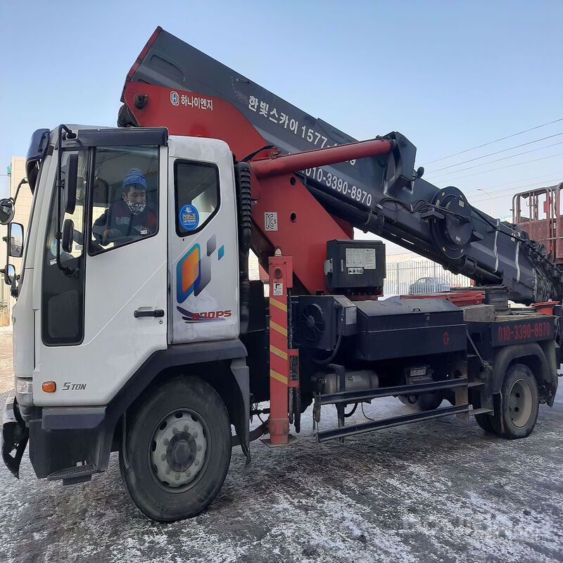 Сагстай автокран түрээслүүлнэ