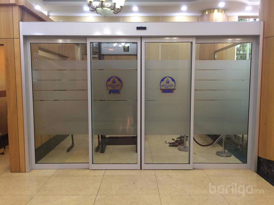 Эргэдэг хаалга
