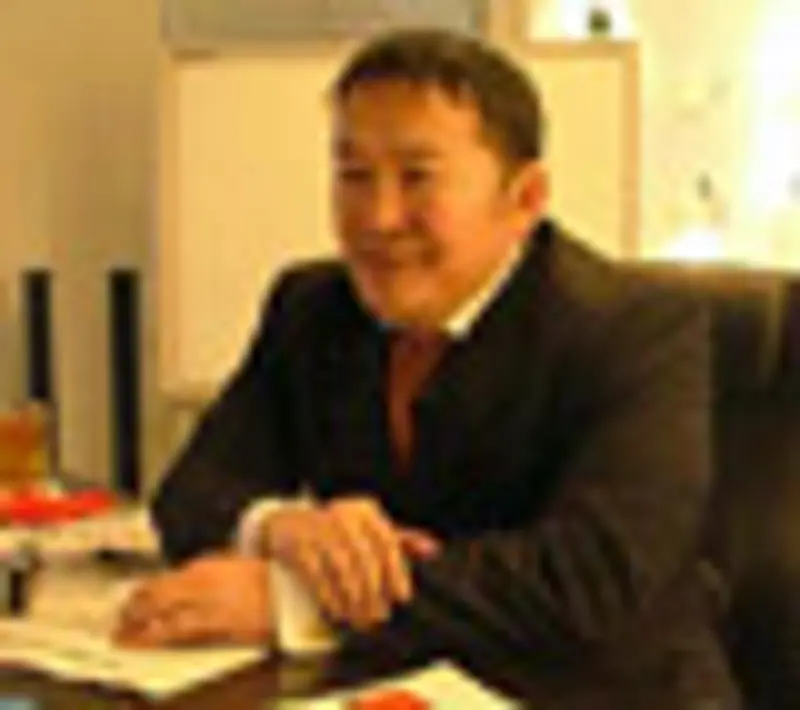 Шинээр томилогдсон сайд салбар агентлаг, хэлтсийнхэнтэйгээ уулзжээ