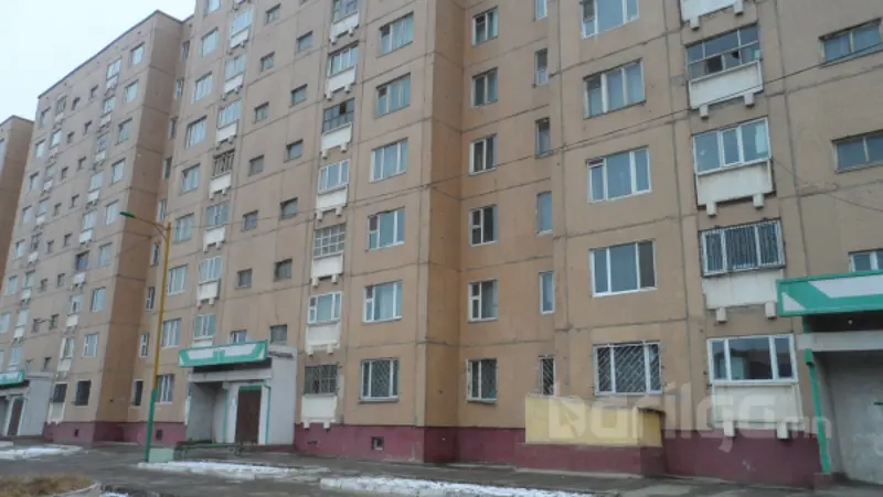 3 өрөө дулаахан байрлал сайтай тохилог байрыг хямд үнээр яаралтай зарна.