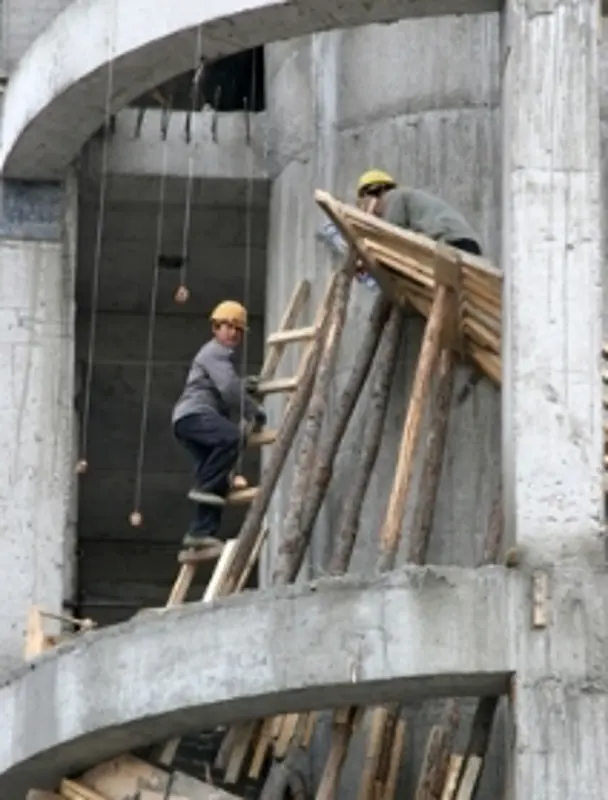Барилгын салбарт ажилд орсон хүний тоо хамгийн их байна