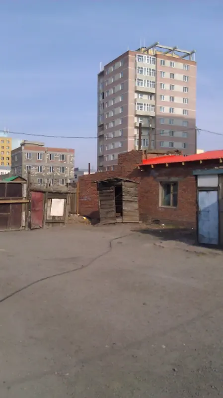 Хотын төвд барилга, орон сууц барих боломжтой, үйлдвэрлэл үйлчилгээ явуулахад тохиромжтой газар зарна.