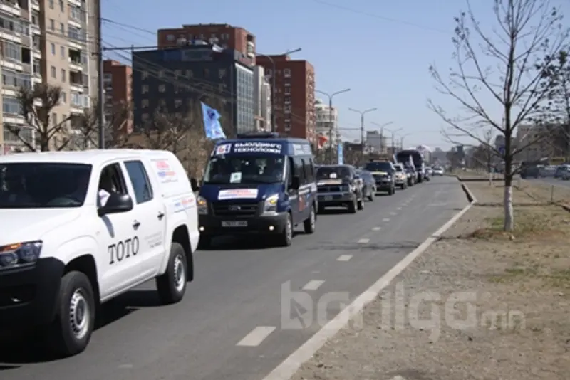 Автомашины парад болов