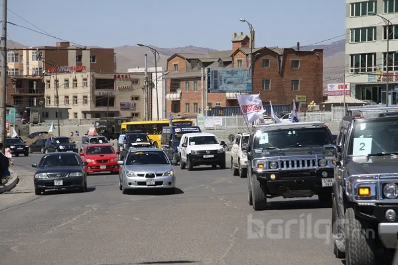 Автомашины параданд оролцохыг урьж байна