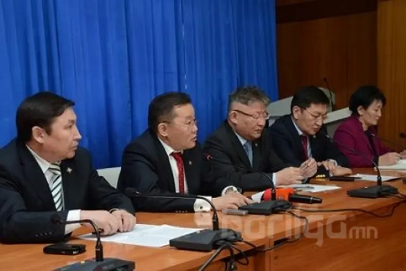 Газрын багц хуулиудын төсөлд санал авч байна