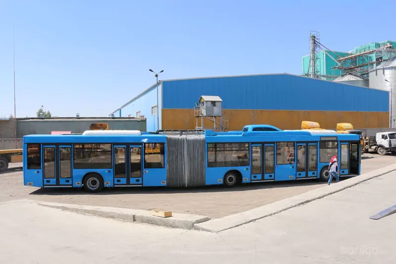 Угсраа автобус ирсэн үү?