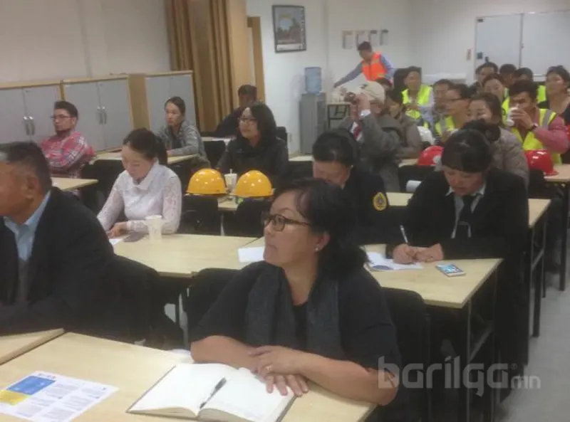 Барилгын салбарынхантай хамтарч үзүүлэх сургууль хийв