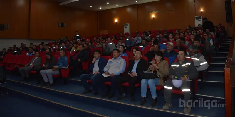 Хөдөлмөр аюулгүй ажиллагааны зааварчилгаа өгч ажиллахыг зөвлөлөө