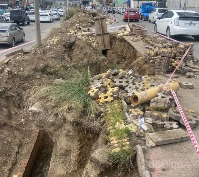 Зөвшөөрөлгүй зам талбай, ногоон байгууламж ухаж буй мэдээллийг хүлээн авч байна