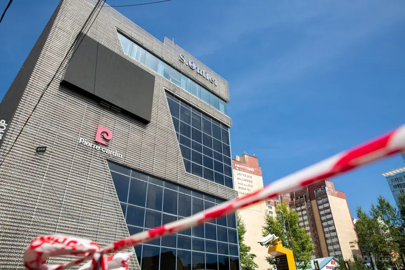 “S’Outlet” дэлгүүр орчмын 17 байгууламжийг албадан чөлөөлж эхэлжээ